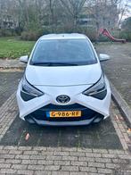 Toyota Aygo 1.0 Vvt-i 72pk 5D 2019 Wit, Auto's, Toyota, Voorwielaandrijving, 4 stoelen, Leder en Stof, Wit