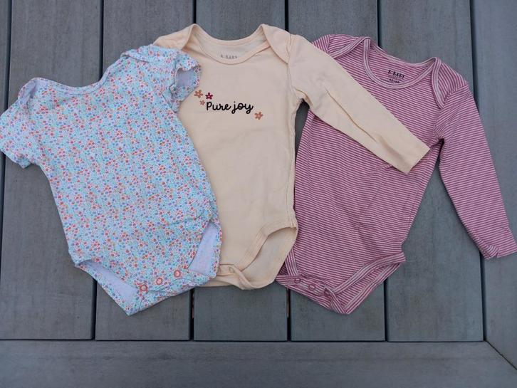 K146 Pakket rompers maat 62/68, Kinderen en Baby's, Babykleding | Maat 62, Zo goed als nieuw, Meisje, Nacht- of Onderkleding, Ophalen of Verzenden
