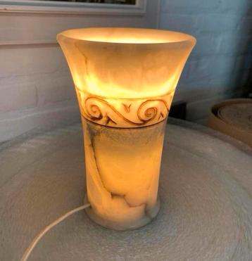 Lamp mooie marmeren Travertine tafellamp uit jaren 70. beschikbaar voor biedingen
