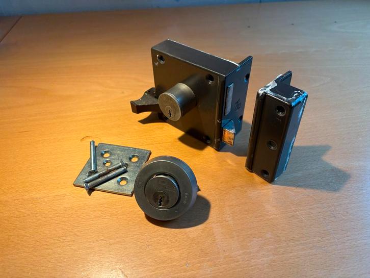 LIPS oplegslot BVA 2-sterren (SKG**) - Inbraakwerend, Doe-het-zelf en Verbouw, Hang- en Sluitwerk, Gebruikt, Slot, IJzer, Ophalen