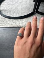 Zilverkleurige ring (imitatie), Met kristal, Overige materialen, Gebruikt, Ophalen of Verzenden