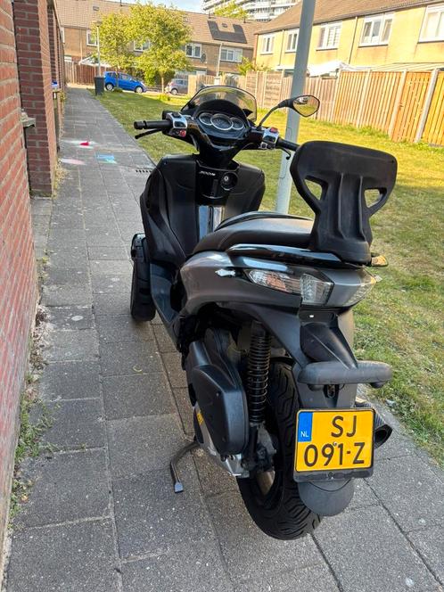 Piaggio mp3 Yourban 300cc autorijbewijs Opknapper!, Motoren, Motoren | Piaggio, Particulier, Scooter, 12 t/m 35 kW, 1 cilinder