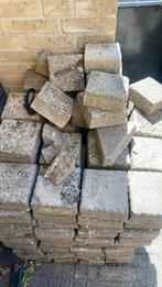 Vierkante stenen voor bijv een tuinpad. Gratis af te halen, Ophalen of Verzenden, Gebruikt, Beton, Klinkers
