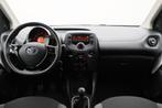 Toyota Aygo 1.0 VVT-i x-fun 5-Deurs, Airco, Cruise, Bluetoot, Voorwielaandrijving, Stof, Gebruikt, 4 stoelen