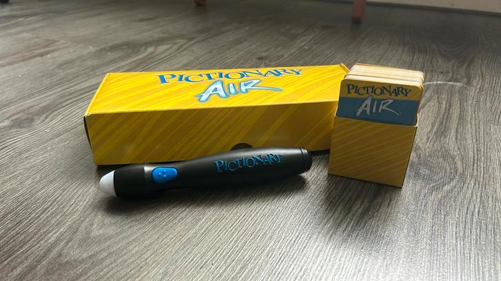 Pictionary Air, Hobby en Vrije tijd, Gezelschapsspellen | Overige, Zo goed als nieuw, Ophalen