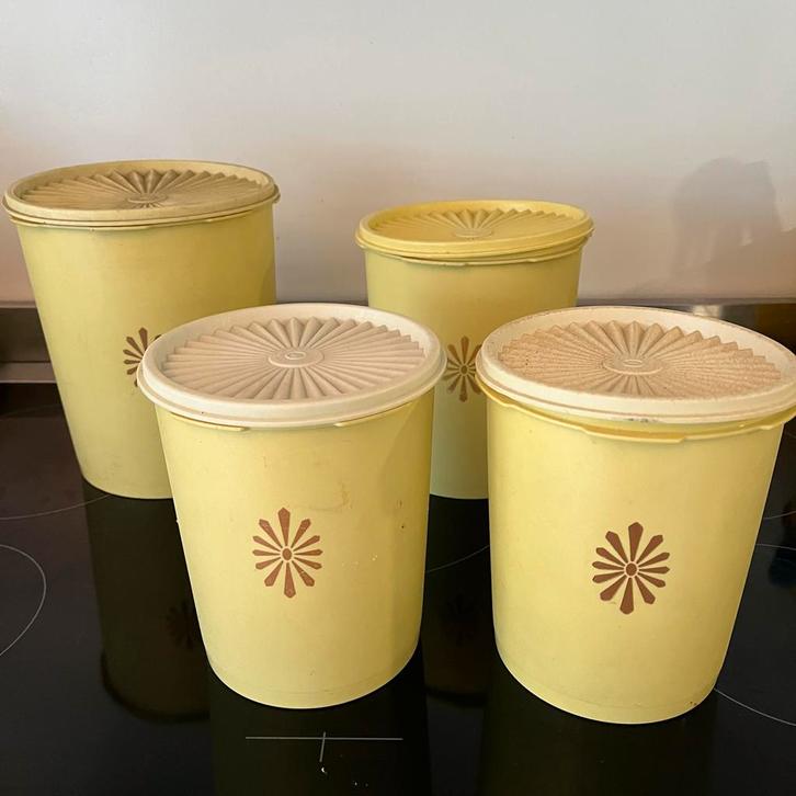 Tupperware Sunflower Set - Jaren 60, Huis en Inrichting, Keuken | Tupperware, Gebruikt, Bus of Trommel, Geel, Ophalen of Verzenden