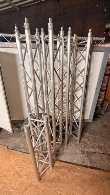 Duratruss DT33 - 4x 2 Meter, 1x 1 meter incl baseplates beschikbaar voor biedingen