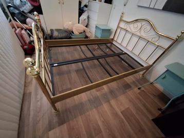 Goudkleurig metaal 2-pers bed 200x140 met spiraalbodems