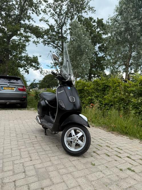 Vespa LX50 4T 4V Geel kenteken, Fietsen en Brommers, Scooters | Vespa, Zo goed als nieuw, Vespa LX, Ophalen