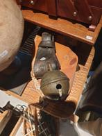 Oude stoere grote bel met leren band, Antiek en Kunst, Ophalen of Verzenden