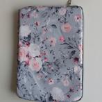 Laptophoes met bloemenprint, Ophalen of Verzenden, Nieuw, Overige kleuren, Softcase