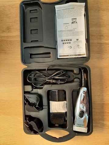 Andis Clipper dierentondeuse met opzetkammen. beschikbaar voor biedingen
