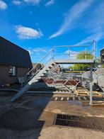 Stalen trap met bordes gegalv. Hoog 2,56mtr. Nob040, Ophalen, Zo goed als nieuw, 2 tot 4 meter