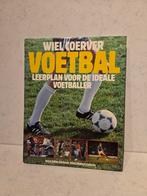 Wiel Coerver - Leerplan voor de ideale voetballer, Ophalen of Verzenden, Zo goed als nieuw, Balsport