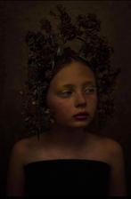 Portret met Bloemenkroon - Kunstfoto Print, Ophalen of Verzenden
