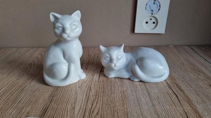 Mooie Vintage Set Katten Beelden Wit Porselein Made in Japan, Verzamelen, Beelden en Beeldjes, Gebruikt, Dier, Verzenden