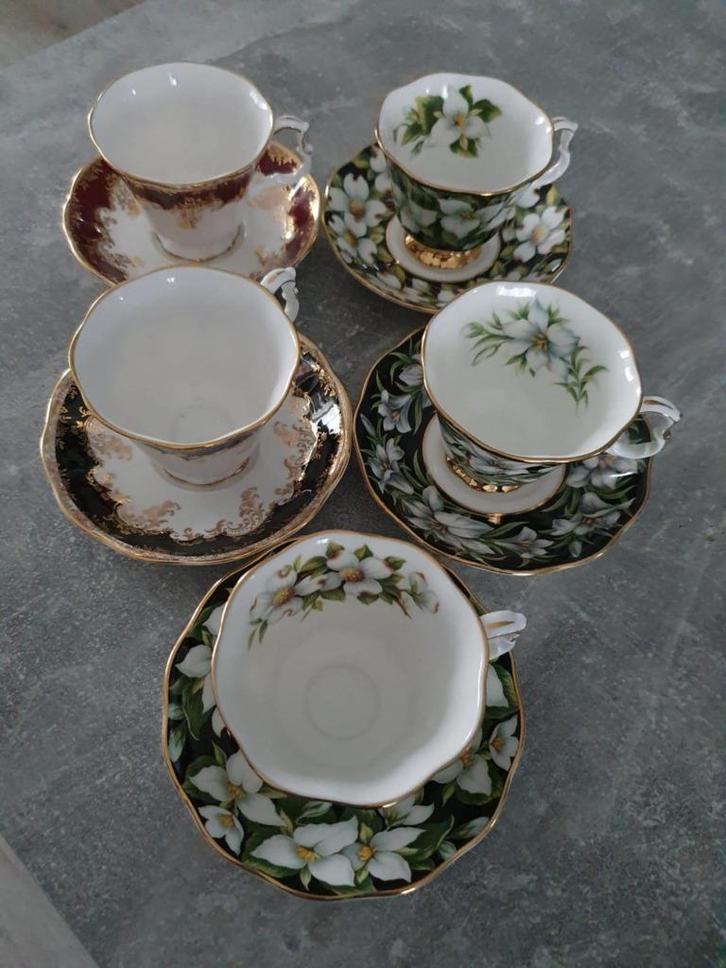 Mooi porselein 5 x kop + schotels van Royal Albert, Antiek en Kunst, Antiek | Porselein, Verzenden