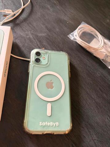 iPhone 11 - Goed onderhouden + accessoires beschikbaar voor biedingen