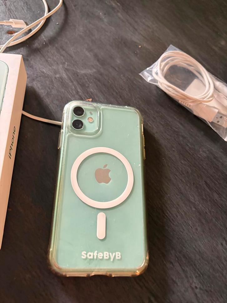 iPhone 11 - Goed onderhouden + accessoires, Telecommunicatie, Mobiele telefoons | Apple iPhone, Gebruikt, 64 GB, Zonder abonnement