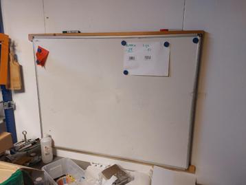 Whiteboard 120 x 90  beschikbaar voor biedingen