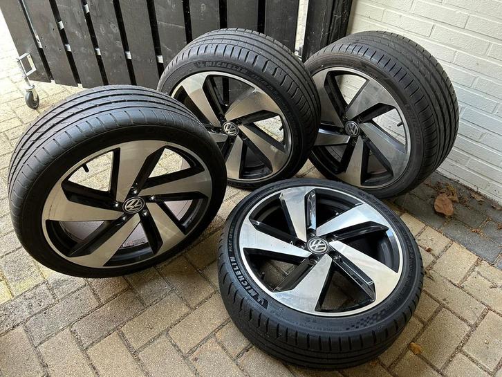 VW Golf (5x112) 4X Milton Keyness Velgen 18inch incl. banden, Auto diversen, Wieldoppen, Gebruikt, Ophalen