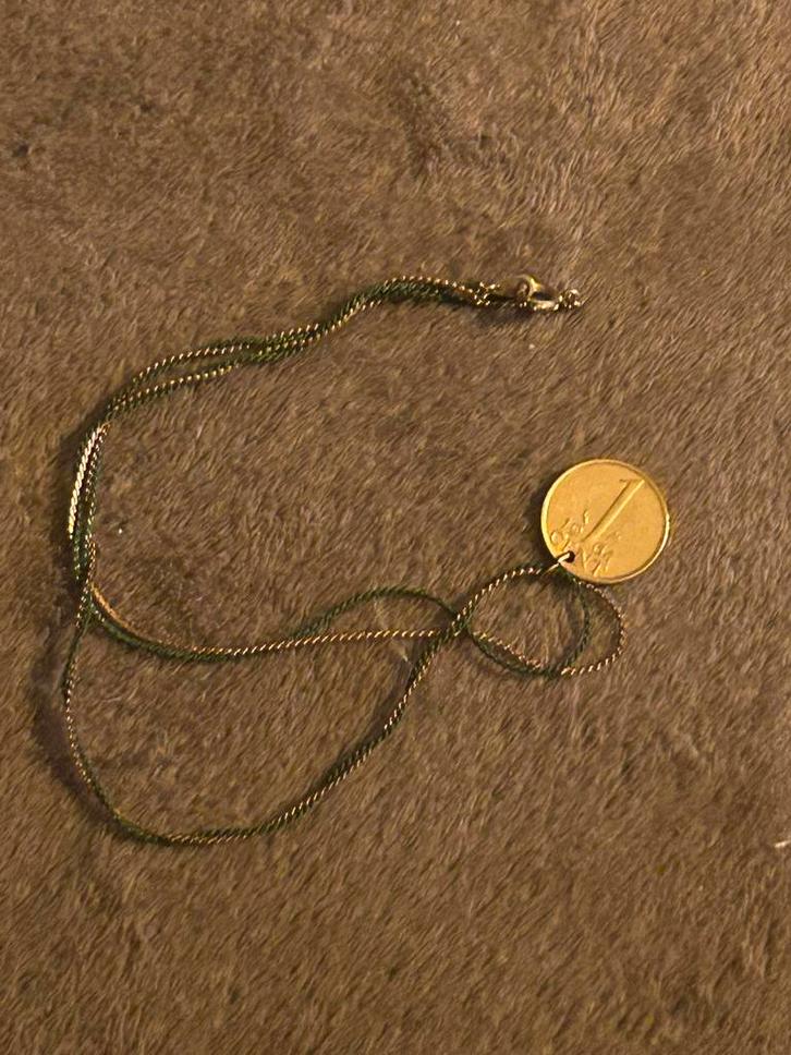 Vintage Ketting met 1 Cent Hanger, Sieraden, Tassen en Uiterlijk, Kettingen, Gebruikt, Overige materialen, Goud, Met hanger, Ophalen of Verzenden