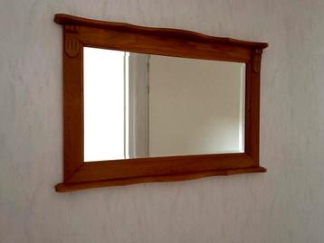 Eikenhouten spiegel beschikbaar voor biedingen