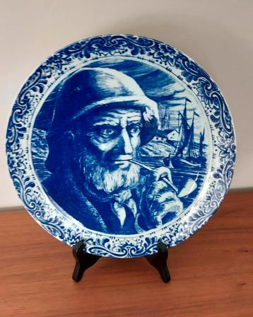Delfts Blauw Bord - Visser met Pijp beschikbaar voor biedingen