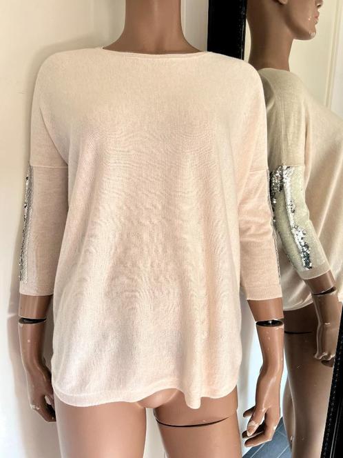 ESCADA   mooie cashmere trui  MAAT S  ALS NIEUW (OVERSIZED), Kleding | Dames, Truien en Vesten, Zo goed als nieuw, Maat 36 (S)