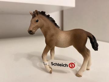 Schleich Andalusier veulen met vaan 13822 beschikbaar voor biedingen