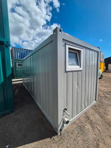 20 ft unit met toilet en keukenblok  beschikbaar voor biedingen