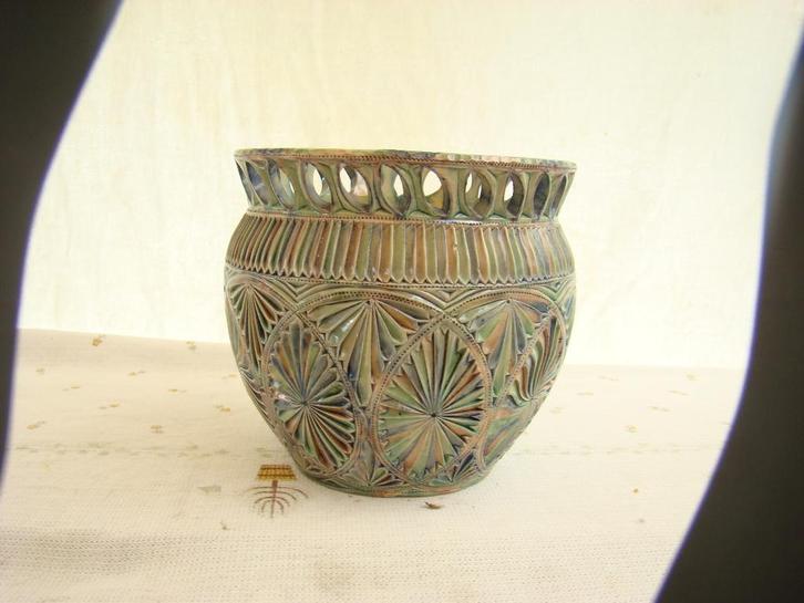 Fries kerfsneden  Bloempotten, Antiek en Kunst, Antiek | Keramiek en Aardewerk, Ophalen of Verzenden