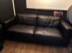 Mooie bruine leren bank - zakt niet door!, Huis en Inrichting, Banken | Bankstellen, Ophalen, Gebruikt, Tweepersoons, Rechte bank