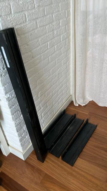 Ikea mosslanda planken zwart beschikbaar voor biedingen