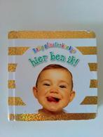 Baby glinsterboekje Hier ben ik Boekstart Veltman 2018, Boeken, Gelezen, Ophalen of Verzenden, 0 tot 6 maanden, Uitklap-, Voel- of Ontdekboek