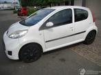 Peugeot 107 1.0-12V XS 2011 airco!, Voorwielaandrijving, Euro 5, Gebruikt, 4 stoelen