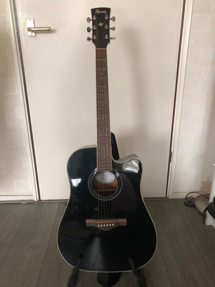 Ibanez semi akoestisch gitaar + zender en ontvanger, Muziek en Instrumenten, Snaarinstrumenten | Gitaren | Akoestisch, Zo goed als nieuw