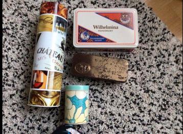 4 Blikken dozen pepermunt,snoepjes,wijnblik,chocoladedoos beschikbaar voor biedingen