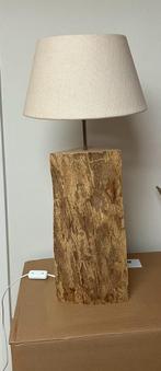 Schemerlamp staande van eikenhout ., Nieuw, Ophalen of Verzenden, Hout, 50 tot 75 cm