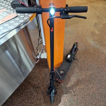 W4 Pro Elektrische Step | Nette staat beschikbaar voor biedingen