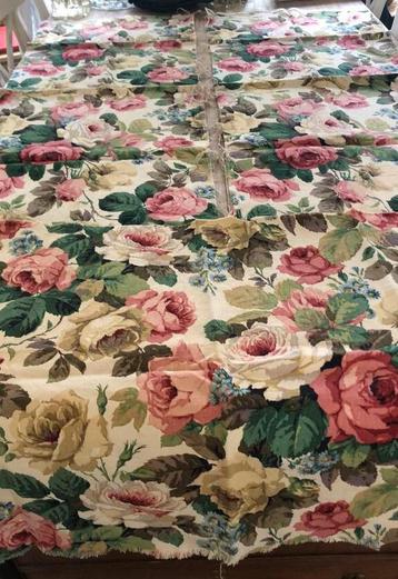 Vintage sanderson fabric met rozen