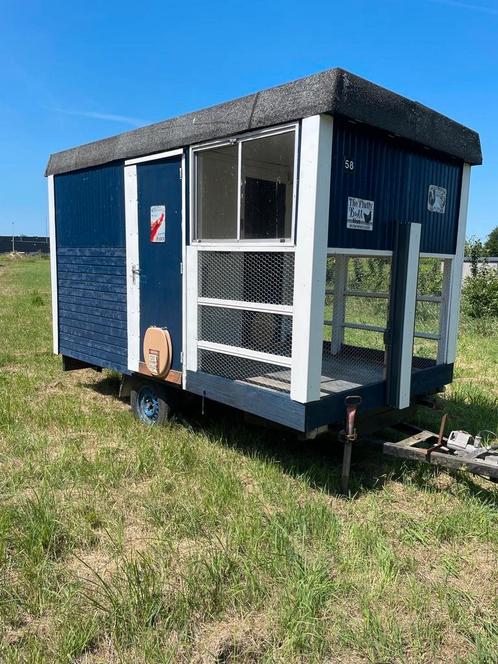 Mooie mobiele Kippenverblijf, Dieren en Toebehoren, Pluimvee | Toebehoren, Zo goed als nieuw, Broedmachine, Ophalen