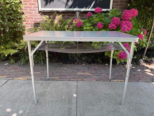 Campingtafel van het merk Bo-camp 60cm x 100cm, Caravans en Kamperen, Kampeermeubelen, Gebruikt, Campingtafel, Ophalen
