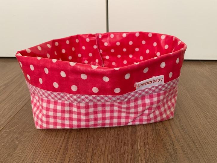 Cotton Baby roze stoffen mandje met plastic voering, Kinderen en Baby's, Kinderkamer | Inrichting en Decoratie, Zo goed als nieuw