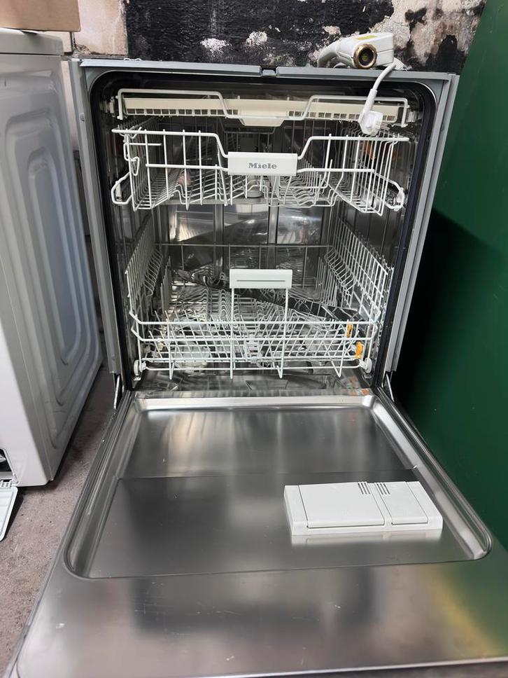 Miele G4382 SCVi Inbouw Vaatwasser - 3 Jaar Oud, Witgoed en Apparatuur, Vaatwasmachines, Gebruikt, Inbouw, 85 tot 90 cm, 45 tot 60 cm