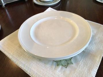 Wedgwood Windsor Onderborden 31 cm met parelrand beschikbaar voor biedingen