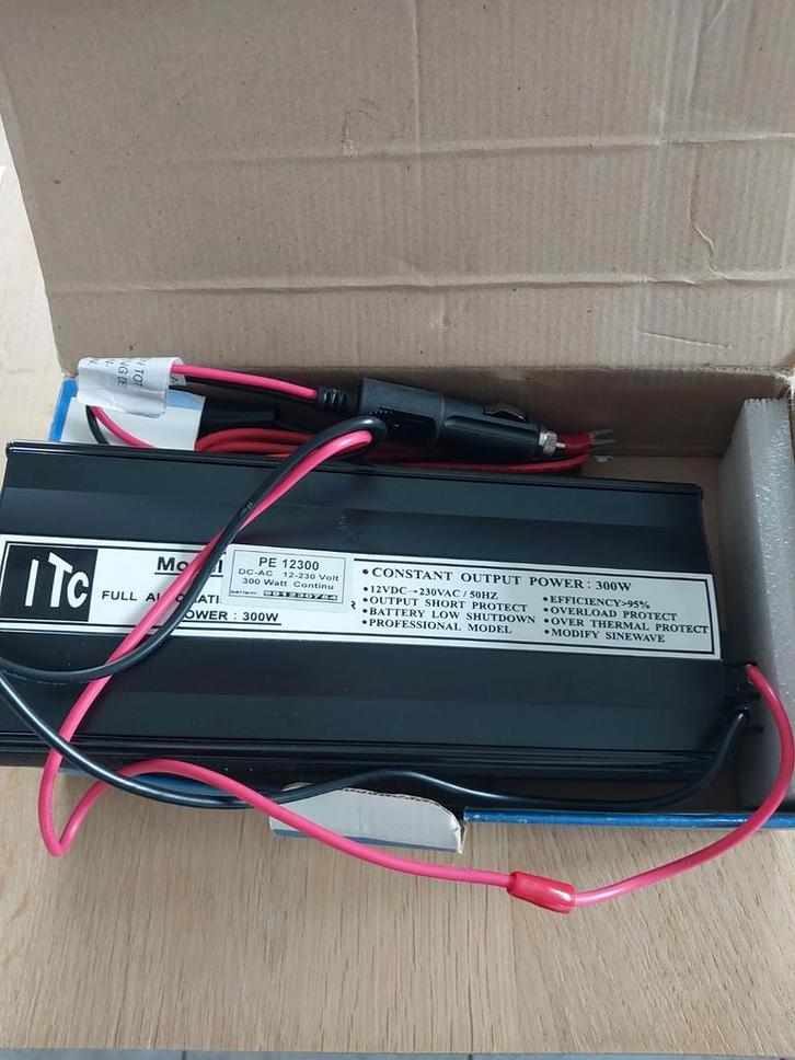 Omvormer 300W - Nieuw in doos, Auto diversen, Jumpstarters, Nieuw, Ophalen