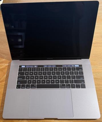 MacBook Pro 2017 15" 1TB SSD (defect scherm) beschikbaar voor biedingen