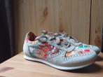 Mooie sneakers Carlos Simoes
maat 40 Leer, Ophalen, Nieuw, Sneakers of Gympen