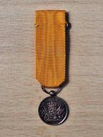 Miniatuur medaille trouwe dienst 24 jaar, Verzamelen, Ophalen of Verzenden, Landmacht, Nederland, Lintje, Medaille of Wings